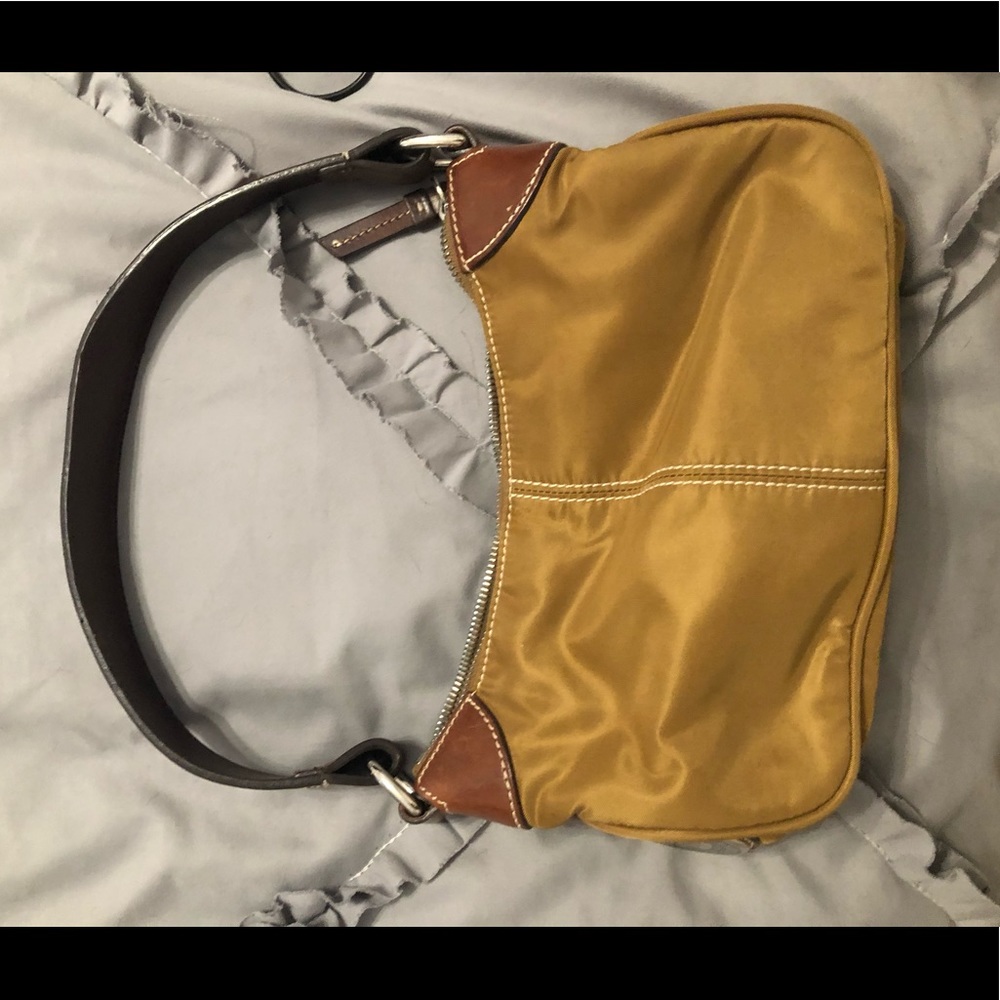Dooney & Bourke tan purse